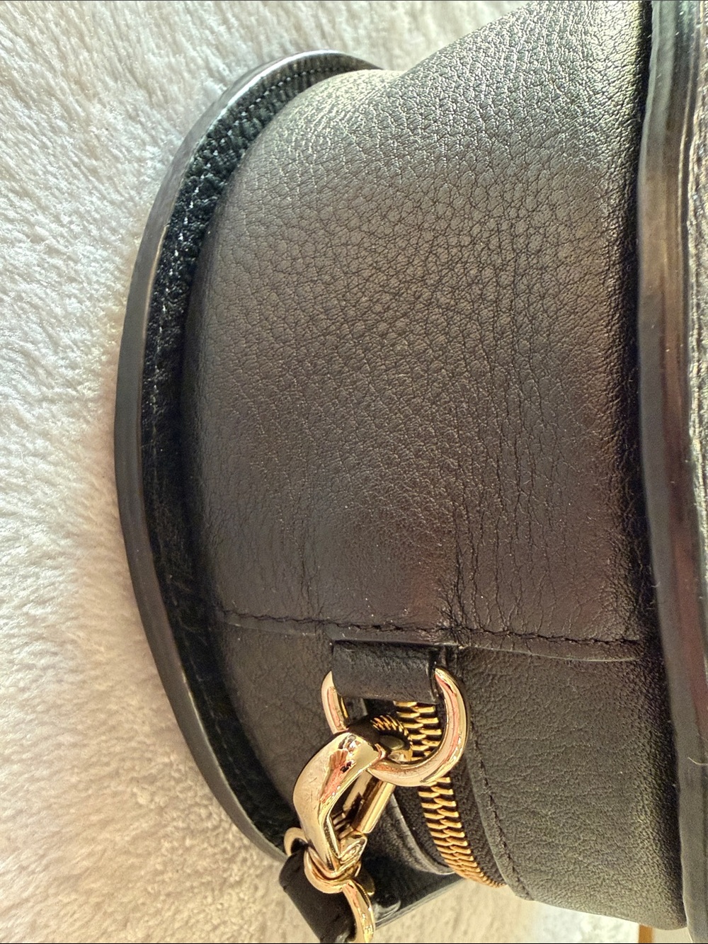 OAD New York Black Pebbled Round Crossbody Bag - Picture 4 of 14